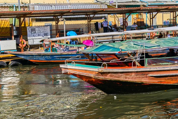 Panfa Leelard Pier in Bangkok, Thailand — Stockfoto