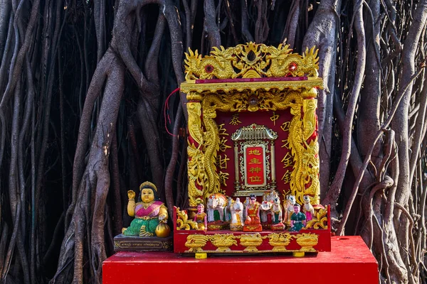 BANGKOK, TAILÂNDIA - JANEIRO 1, 2018: Estátuas em miniatura religiosa — Fotografia de Stock