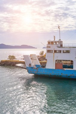 Bağlantı noktası Feribot Tekne Koh Chang Adası: Trat, Thailand