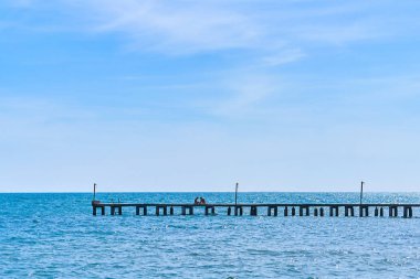Koh Chang Adası, Tayland denizde köprüye