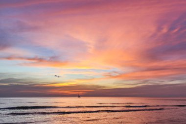 Muhteşem günbatımı okyanus