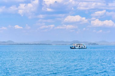 Trat, Tayland Koh Chang Adası'na feribot