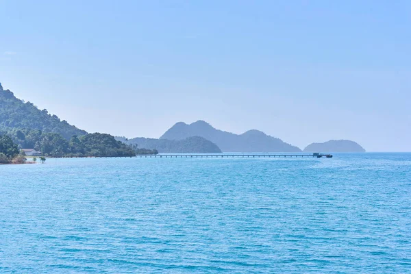 Ferry-boat em Koh Chang Island em Trat, Tailândia — Fotografia de Stock