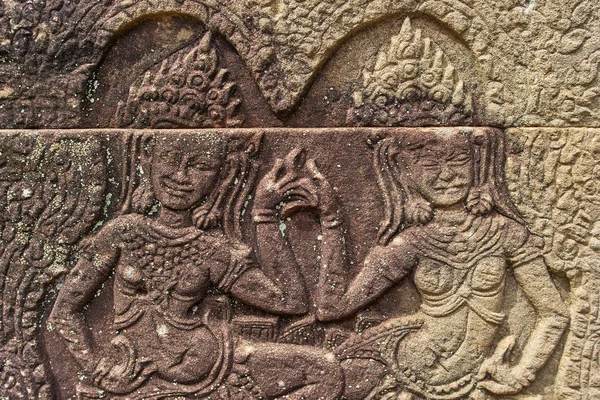 Kmer devata guardian visas i sten i Ta Prohm-templet, i Angk — Stockfoto