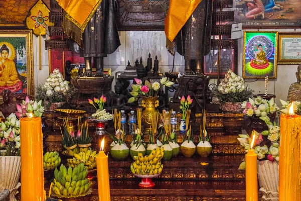 Dentro do templo Preah Ang Chek Preah Ang Chorm em Siem Reap, Camboja — Fotografia de Stock