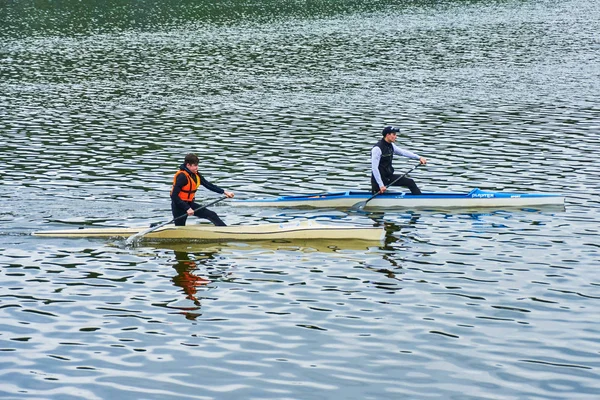 Training rowing on the river — Stock Photo, Image