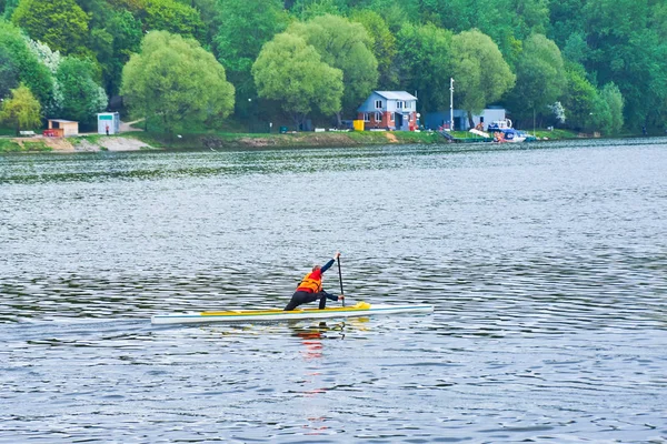 Training Roeien op de rivier — Stockfoto