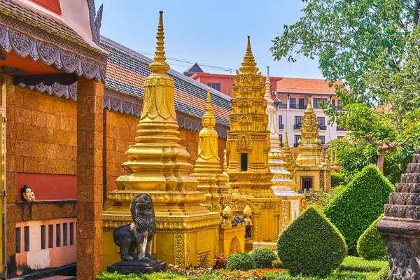 WAT Preah balo Rath güzel tapınak terrotory Siem Reap içinde — Stok fotoğraf