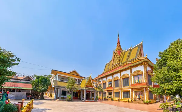 Wat Preah Prom Rath hermosa vista panorámica del templo en Siem Reap — Foto de Stock