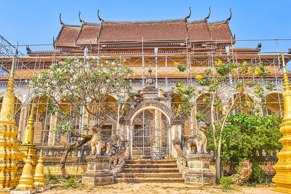 Wat Bo beautiful temple in Siem Reap — Stock Photo, Image