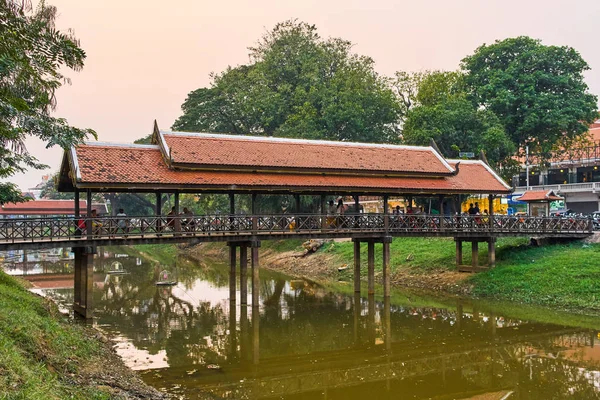 Hermosa Reflexión Puente Sobre Río Centro Ciudad Siem Reap Camboya — Foto de Stock