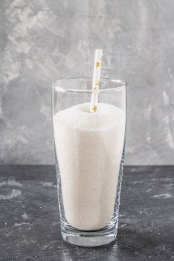 Cam şeker kum ile sağlıksız bir diyet olduğunu. Tatlı soda, şeker içeriği.