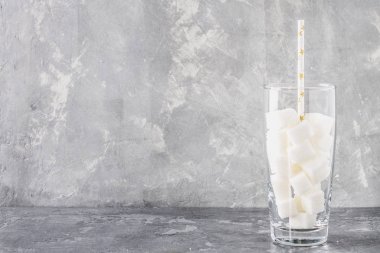 Cam kesme şeker ile sağlıksız bir diyet olduğunu. Tatlı soda, şeker içeriği.