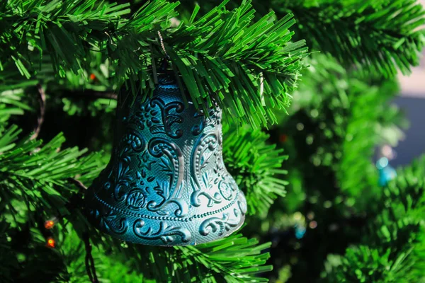 크리스마스 트리 장난감 종입니다. 새 해의 휴일의 요소. — 스톡 사진