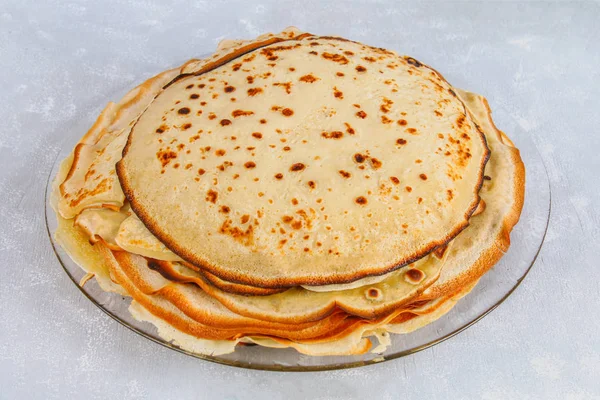 Pancake tradisional Ukraina atau Rusia. Shrovetide Maslenitsa. Hidangan tradisional pada hari libur Karnaval Maslenitsa Shrovetide . — Stok Foto