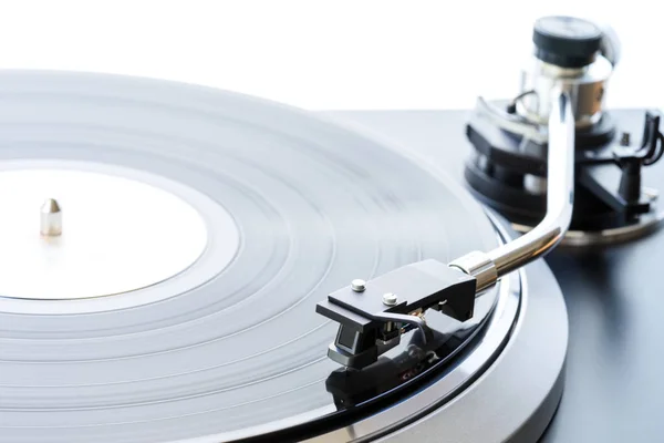 Vinil plak çalar