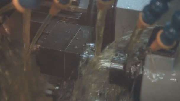 Fabricação de peças metálicas de precisão — Vídeo de Stock