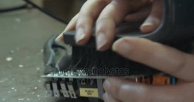 Elektronik bileşenleri el ile lehimleme