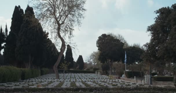 Military cemetery with graves — Stock Video