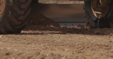 bir büyük otoyol inşaat sitesinde işyerinde ağır inşaat ekipmanları