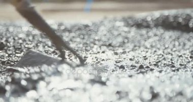 Ağır çekim beton dökme inşaat işçileri