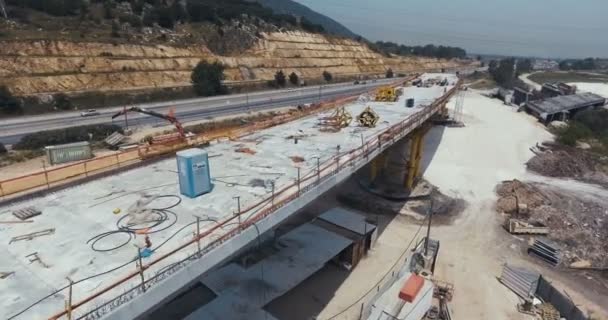 Chantier routier à grande échelle, avec tunnels et ponts — Video