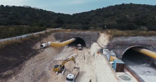 Canteiro de obras em grande escala, com túneis e pontes — Vídeo de Stock