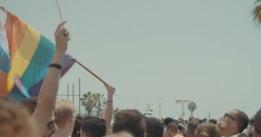 İnsanlar yıllık gurur geçit.