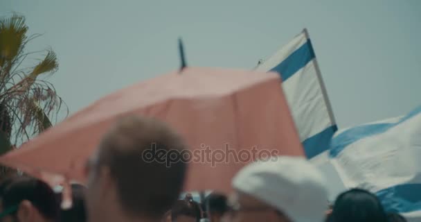 Personer i den årliga pride-paraden. — Stockvideo