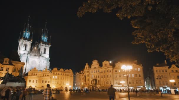 Vista nocturna de la ciudad de Praga — Vídeo de stock