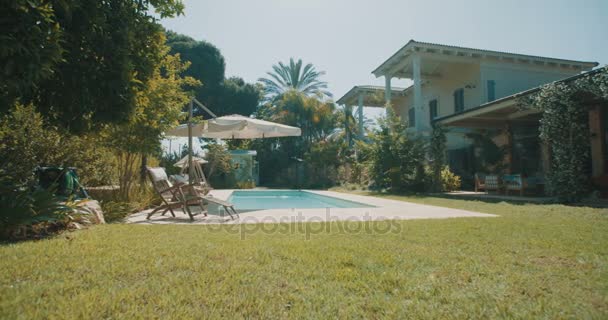 Backyard in a large county house — Stock Video