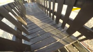 Çocuklar birlikte eğleniyor 