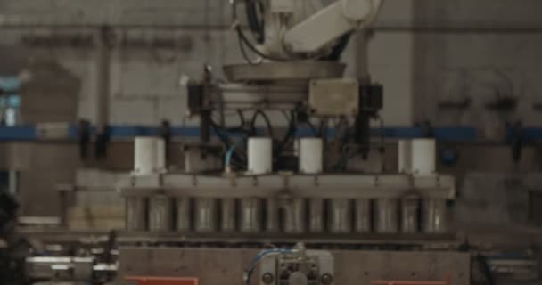 Automatisierte Produktionslinie für Konserven — Stockvideo