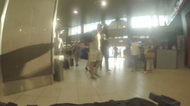 Bucharest, Romanya - 6th Ağustos 2017: Bagaj arabası Pov açı