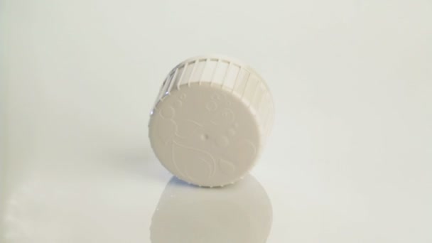 白色背景精密塑料零件 — 图库视频影像