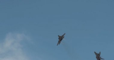 Bir airshow sırasında F-15 savaşçıları