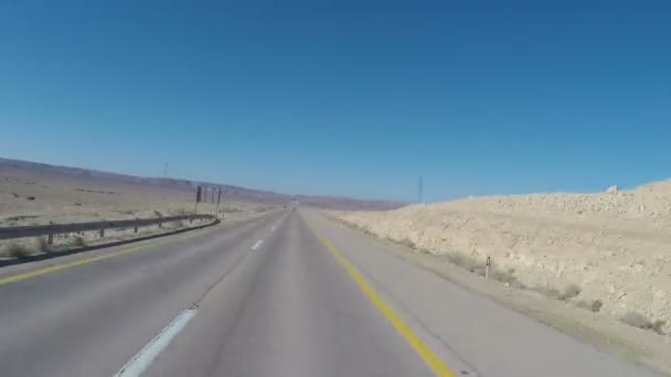 Timelapse van het rijden door de woestijn van de Negev in Israël — Stockvideo