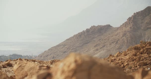 Wüste Klippen am Toten Meer in Israel — Stockvideo