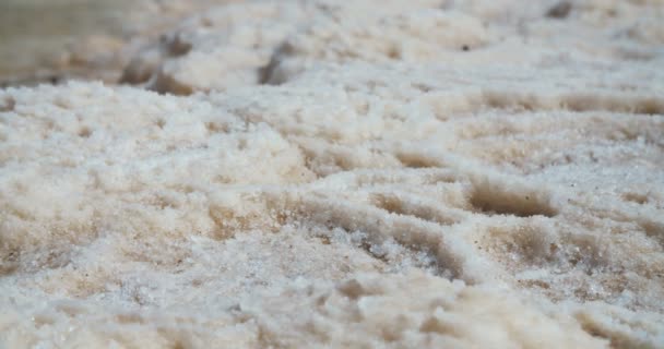Відстеження постріл покладів солі на березі Мертвого моря в Ізраїлі — стокове відео