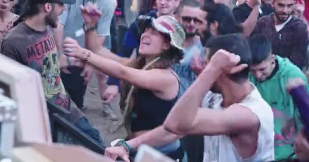 KINERET, ISRAEL, 6 de abril de 2018- Gente bailando en una fiesta de trance de la naturaleza — Vídeos de Stock