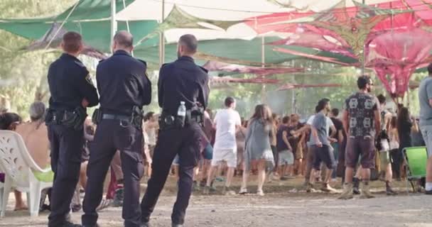 KINERET, ISRAEL, 6 de abril de 2018- Gente bailando en una fiesta de trance de la naturaleza — Vídeos de Stock