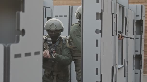 Slow motion of soldiers training in close quarters combat — Stock Video
