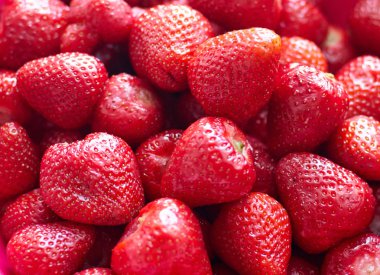 Taze kırmızı parlak çilek. Makro, üstten görünüm