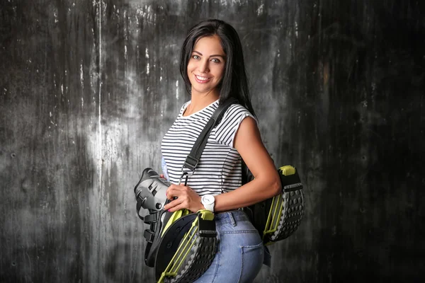 Ragazza sportiva con salti kangoo — Foto Stock