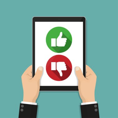 Web sitesi derecelendirme geri bildirim ve eleştiri kavramı. El ile tablet gibi ve antipati tutarak