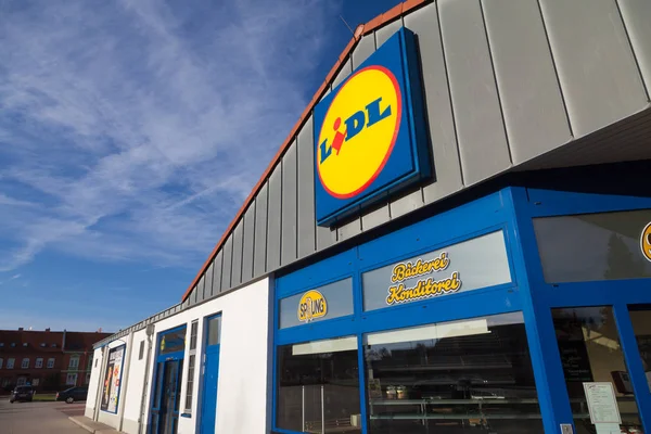 Branch from LIDL supermarket chain — Stock Photo, Image