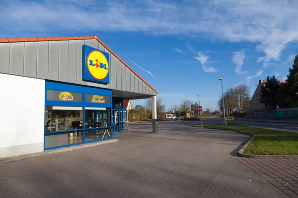 Filiale der Supermarktkette Lidl — Stockfoto