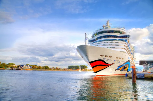 Cruise ship from AIDA lies in harbour warnemuende / germany — Stock Photo, Image
