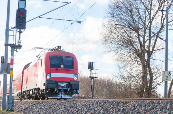Alman yolcu treni sürücüler sonraki istasyona
