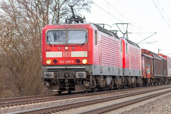 Train allemand DB (Deutsche Bahn) Classe 143 avec wagons ...